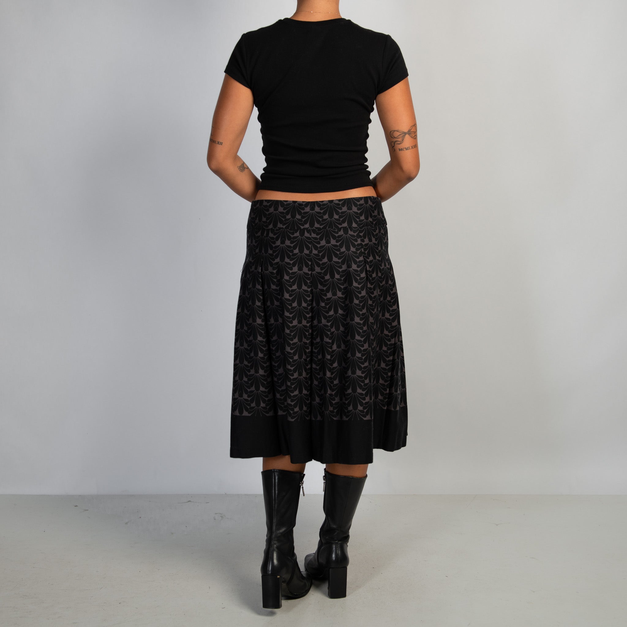 PLEAT PATTERN MIDI SKIRT