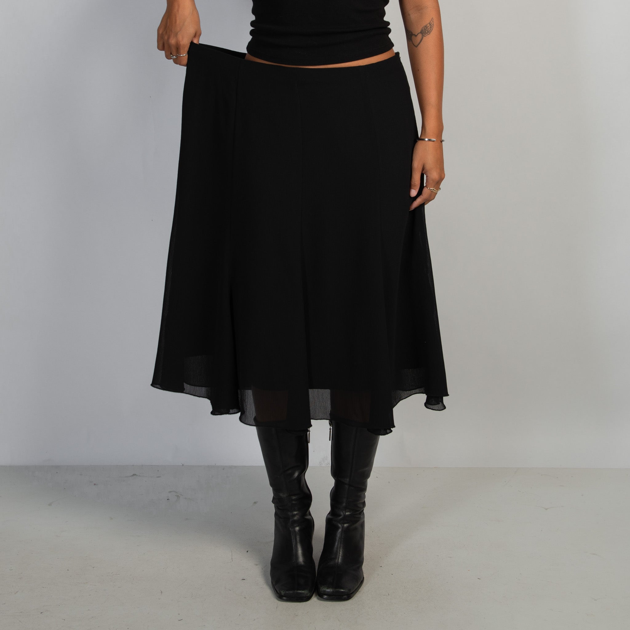 BLACK MIDI SKIRT