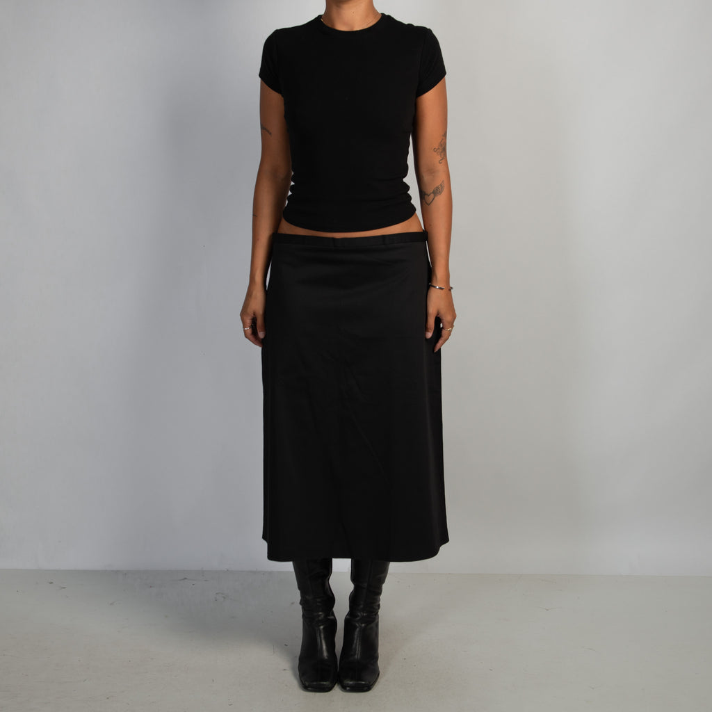 BLACK MIDI SKIRT