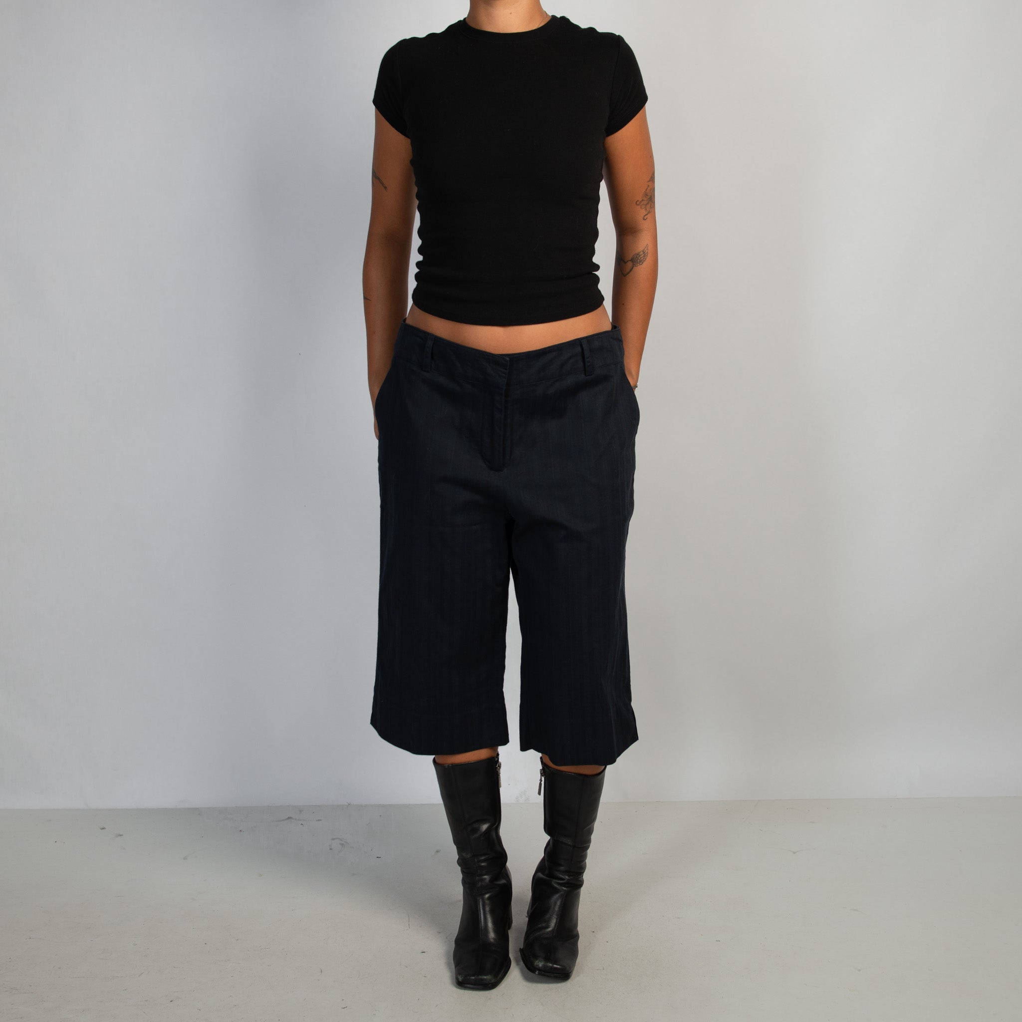 DEEP NAVY CAPRI TROUSERS