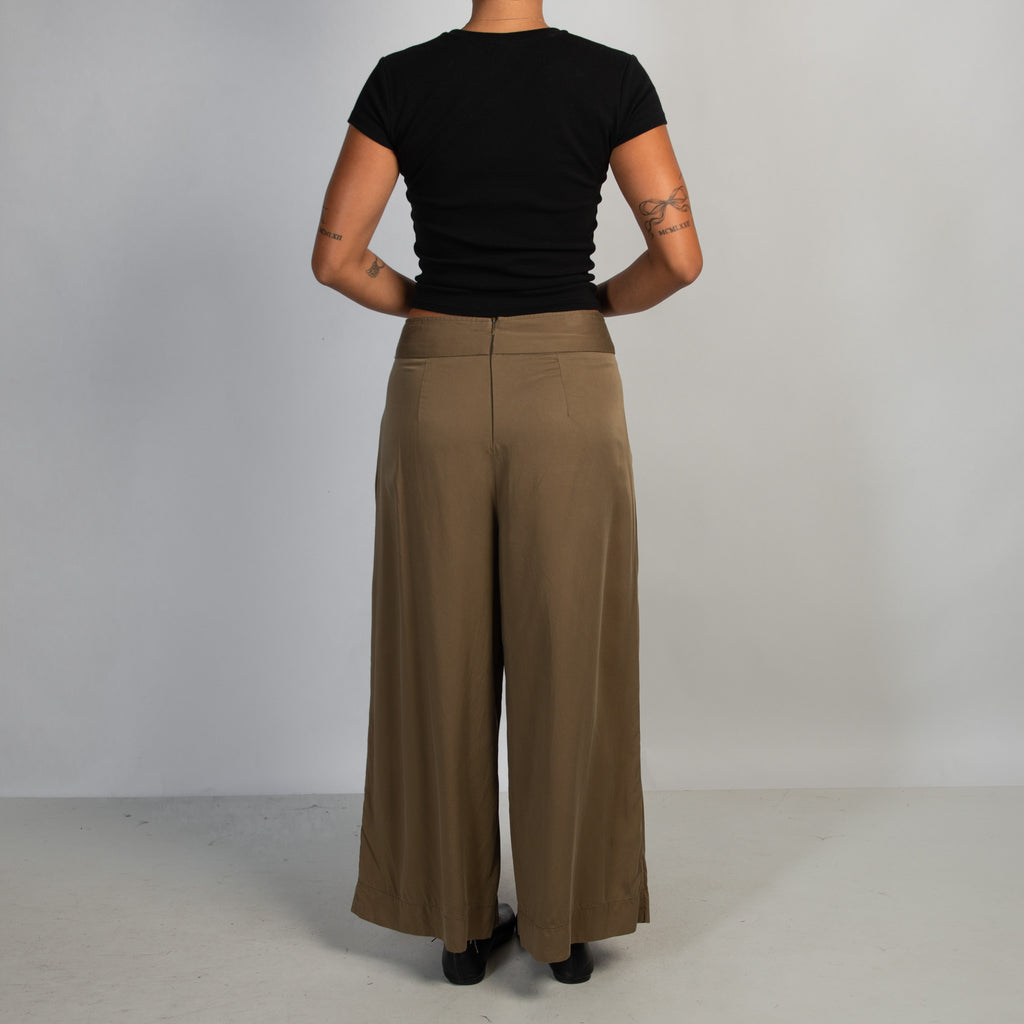 KHAKI LOOSE FIT PANTS