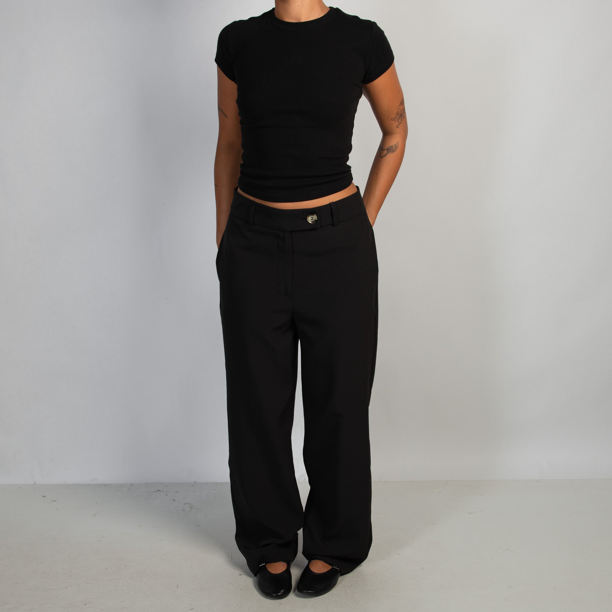 BLACK STRAIGHT LEG PANTS