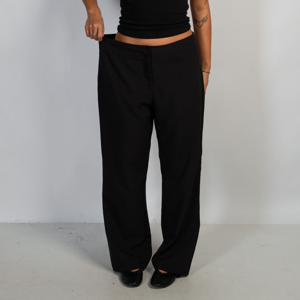 BLACK STRAIGHT LEG PANTS