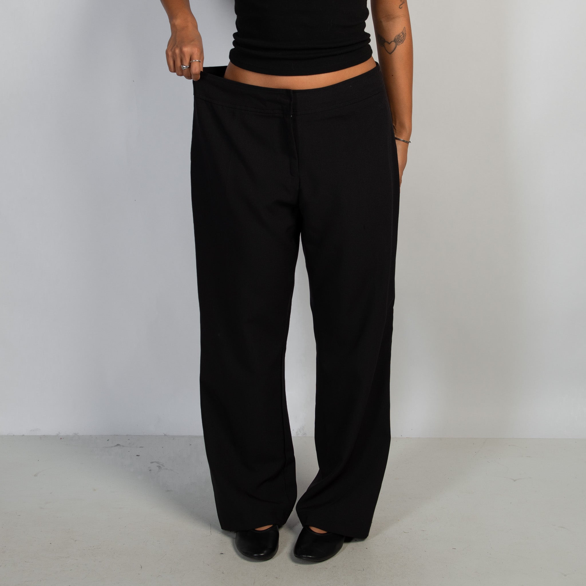 BLACK STRAIGHT LEG PANTS