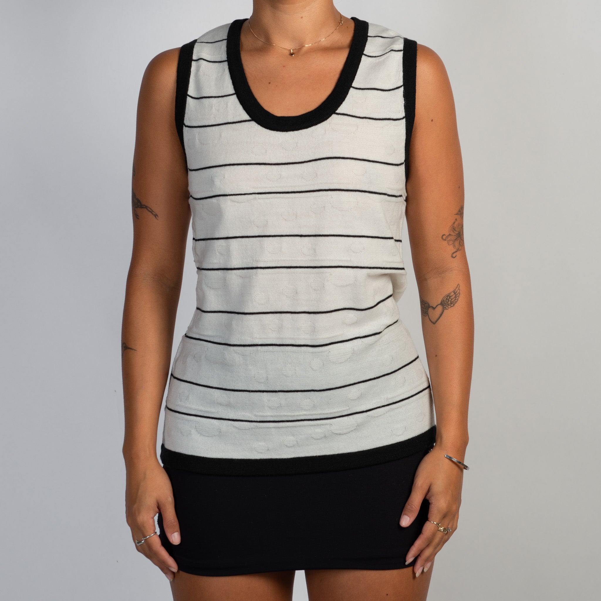 B&W STRIPE KNIT TOP