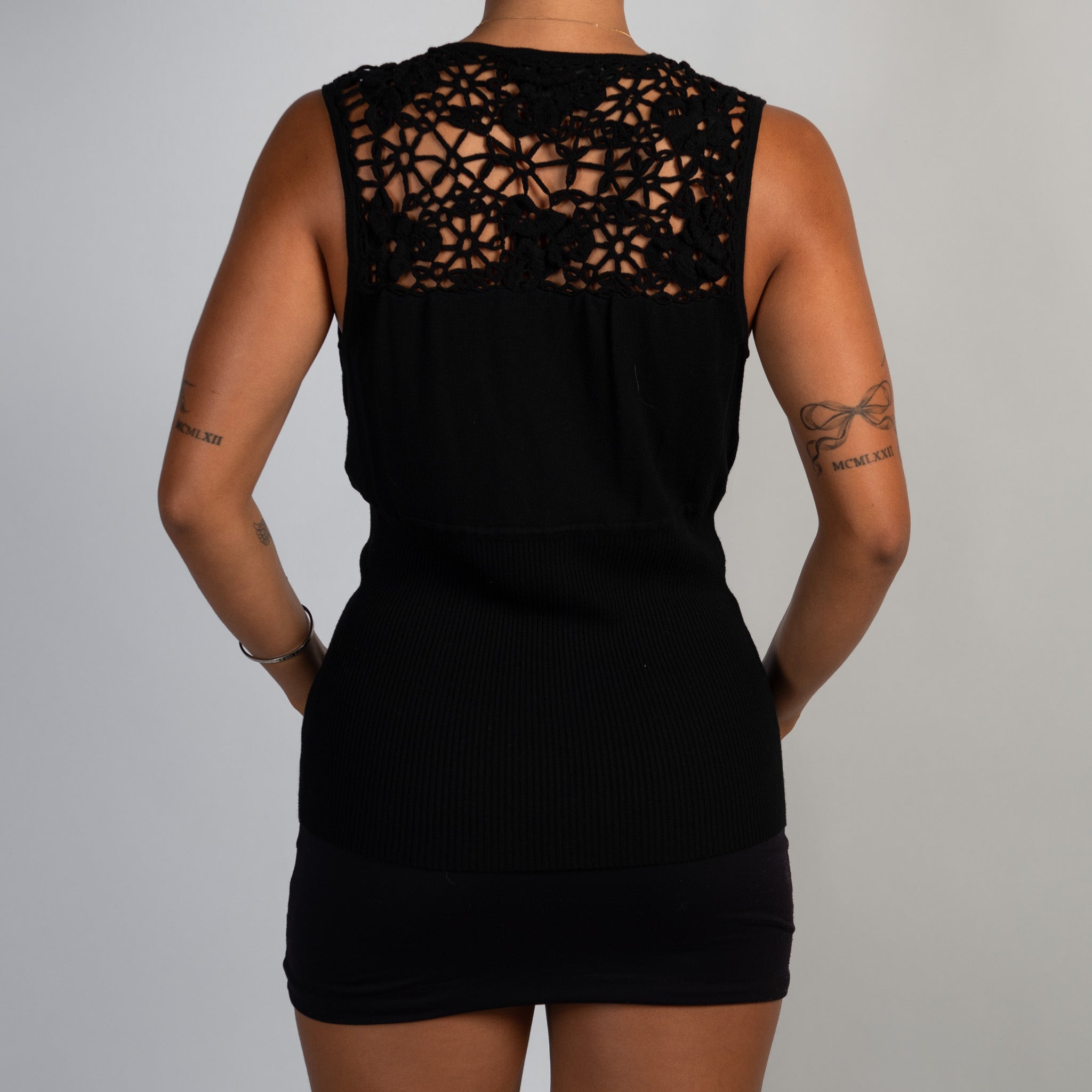 BLACK CROCHET KNIT TOP