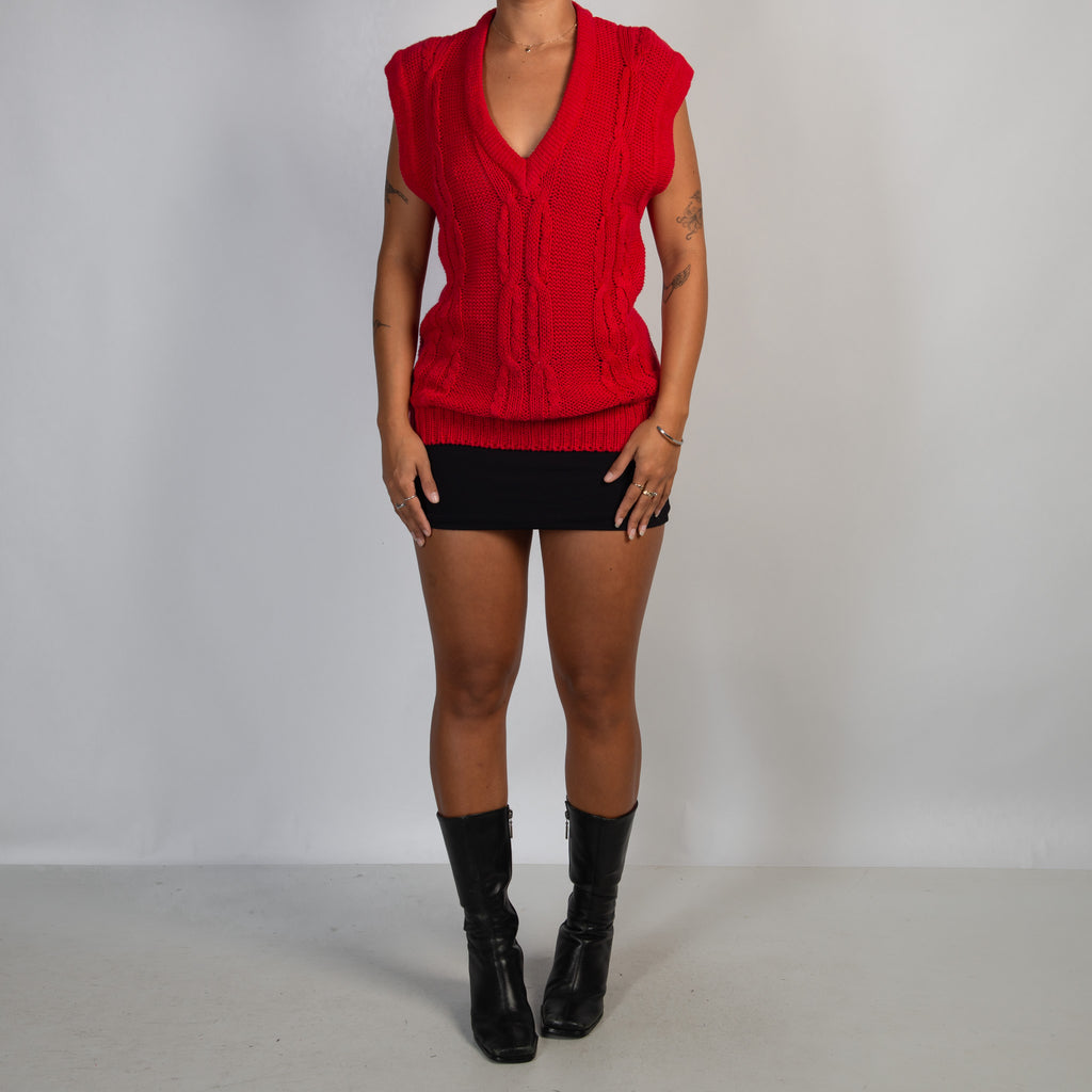 RED CABLE KNIT VEST