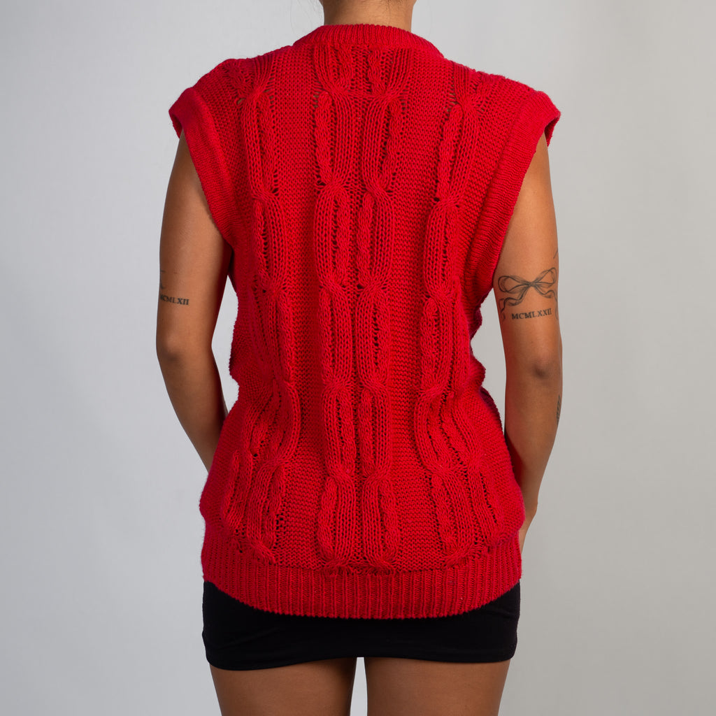 RED CABLE KNIT VEST