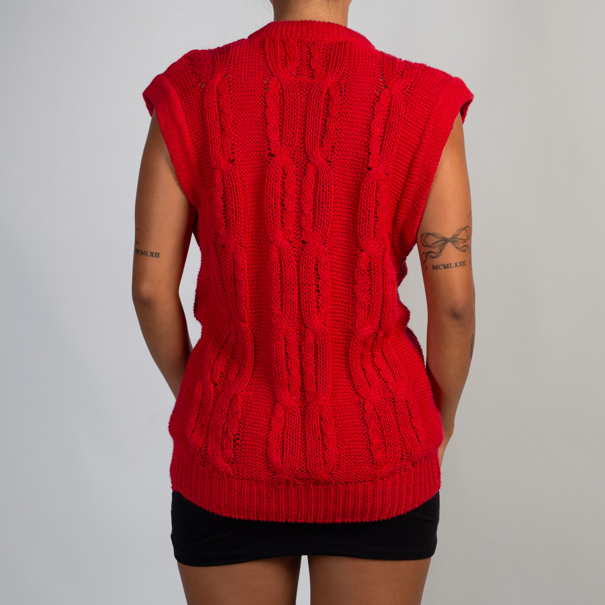 RED CABLE KNIT VEST
