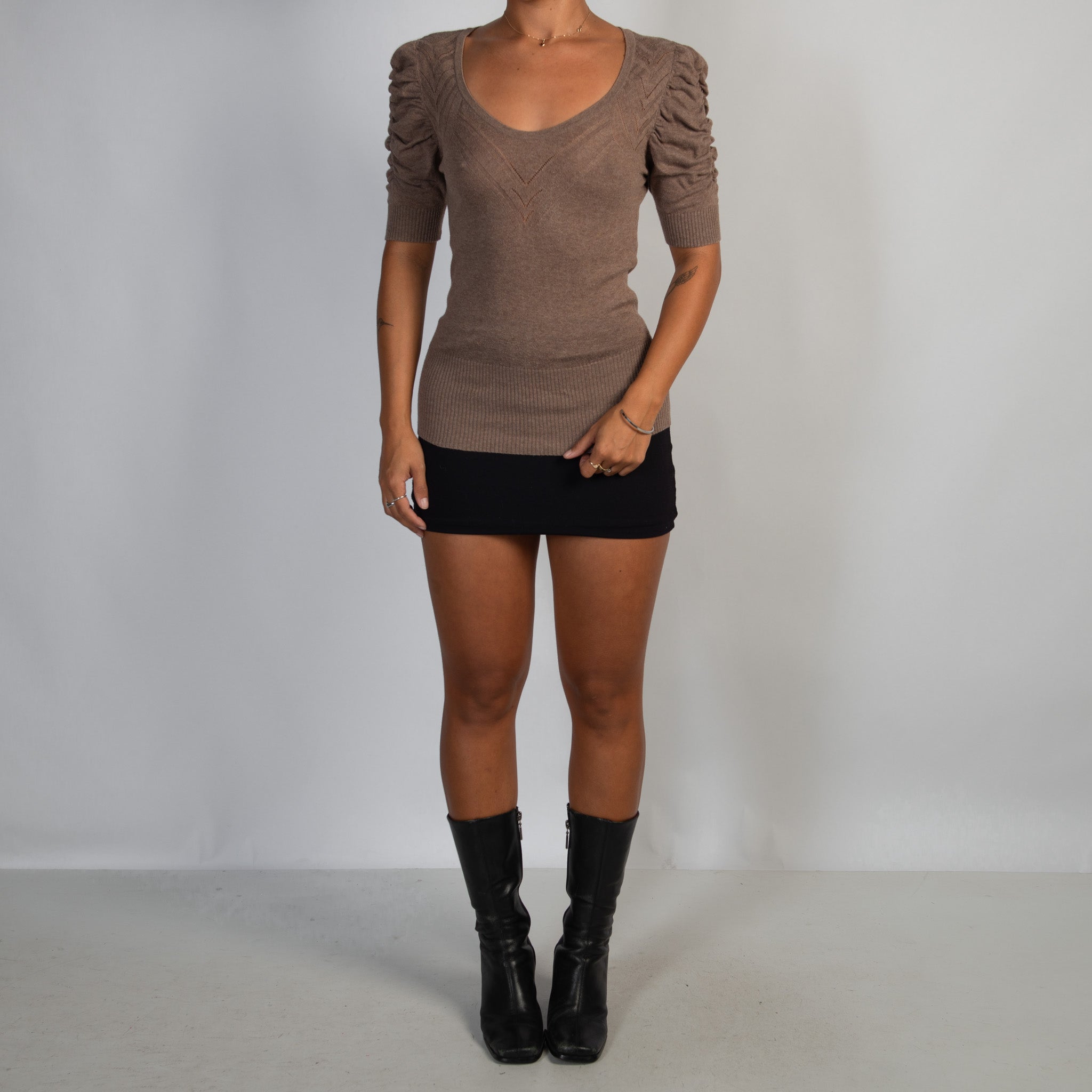 BROWN THIN KNIT TOP