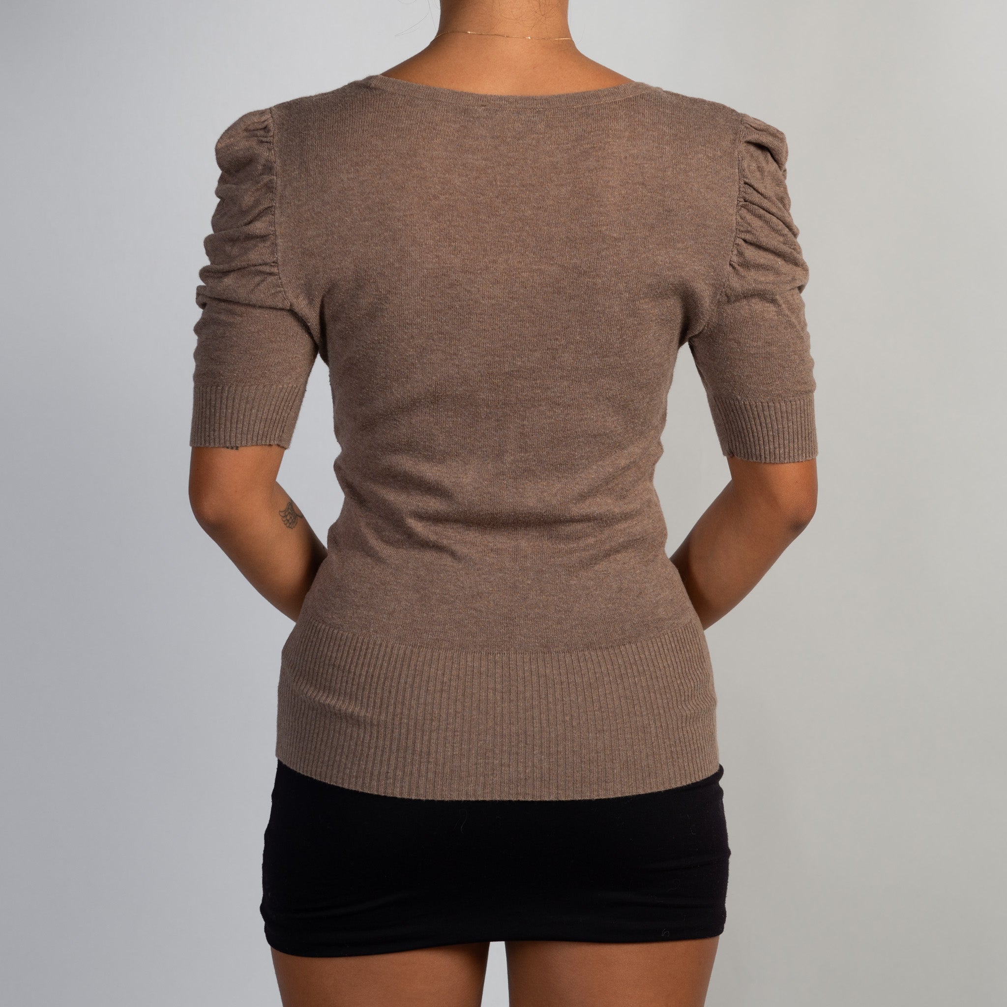 BROWN THIN KNIT TOP