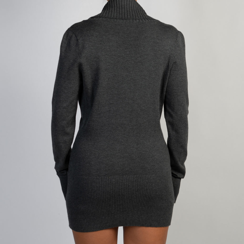 PLUNGE KNIT SWEATER