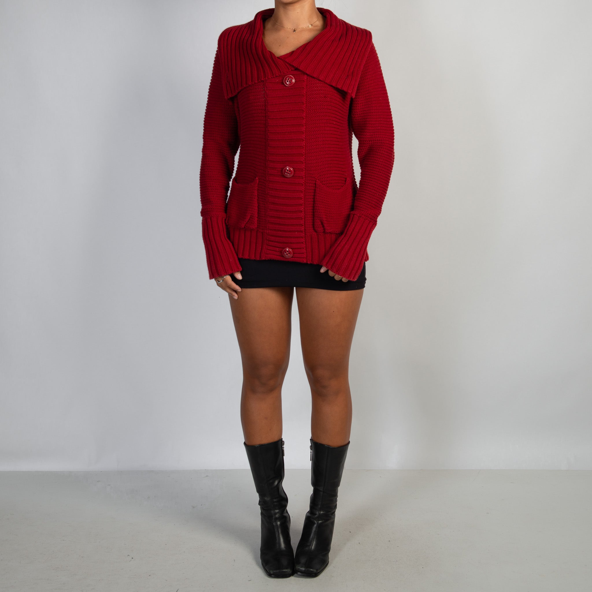 DEEP RED KNIT SWEATER