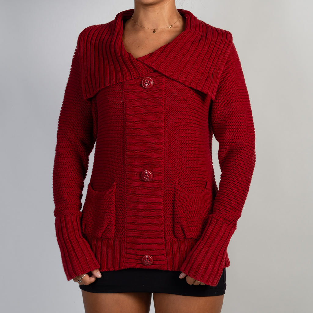 DEEP RED KNIT SWEATER