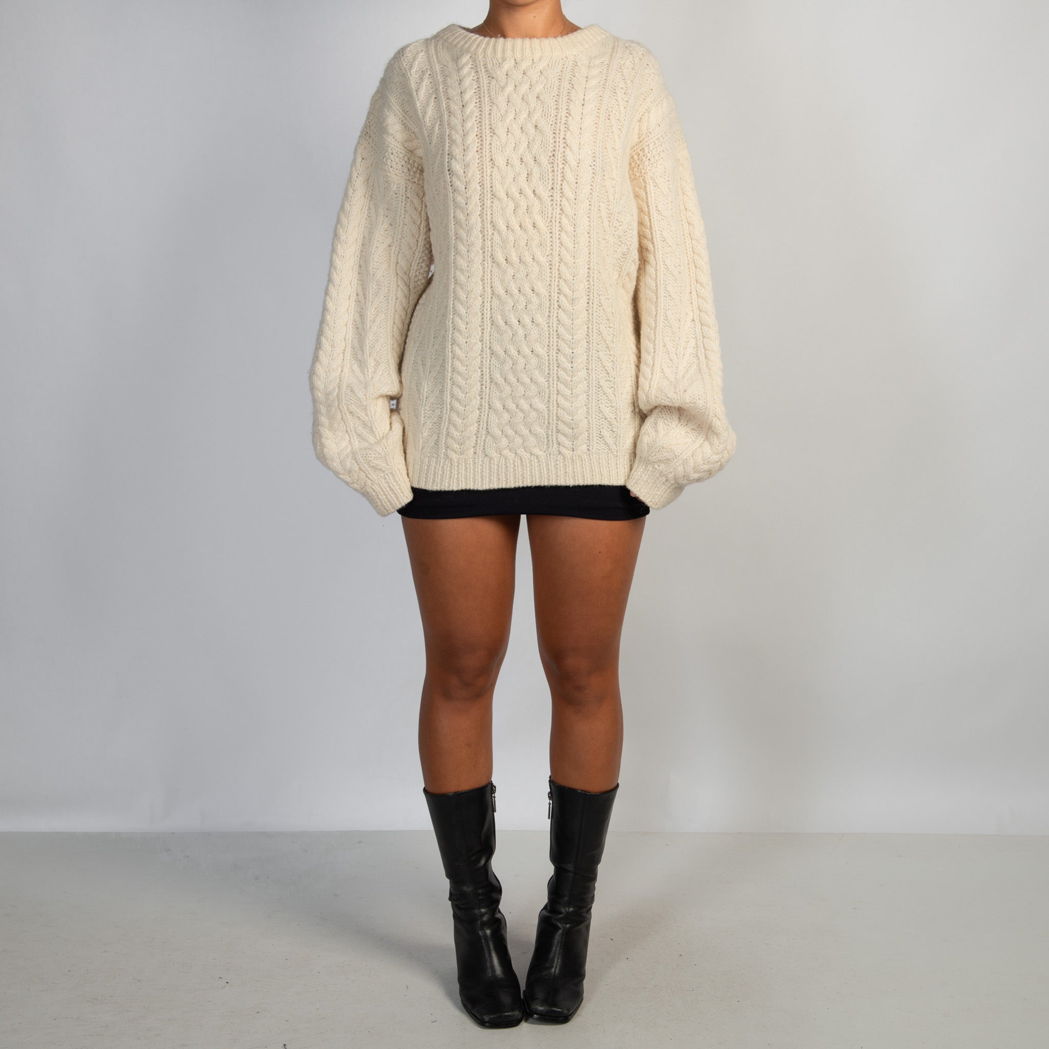 CABLE KNIT WOOL SWEATER