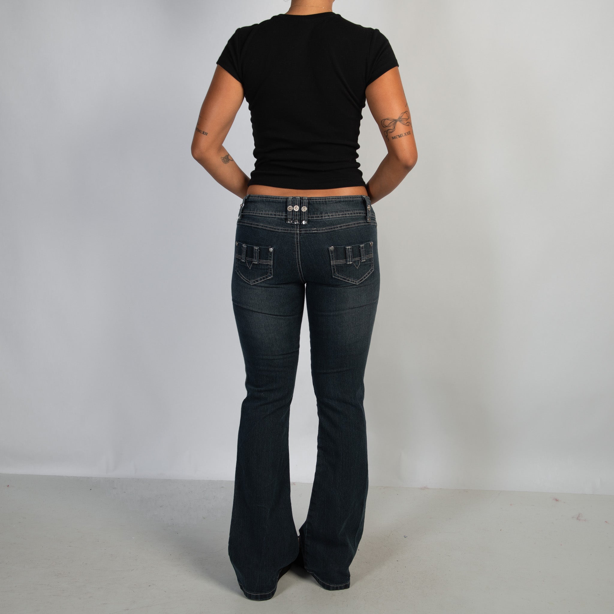 LOW RISE BOOTCUT JEANS