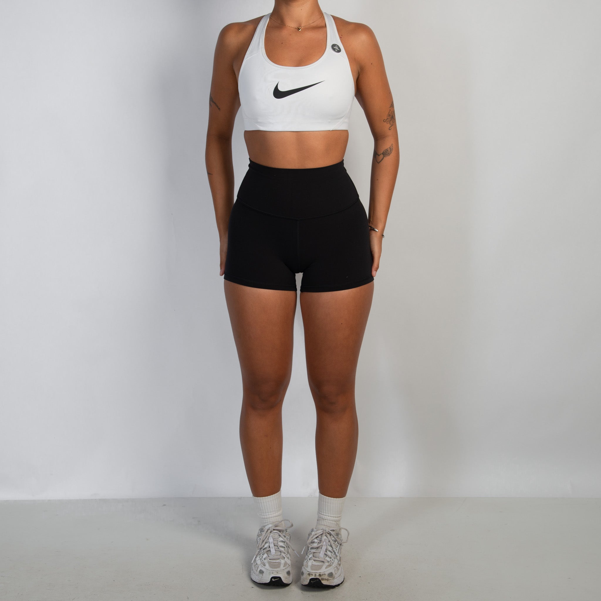 WHITE NIKE SPORTS BRA