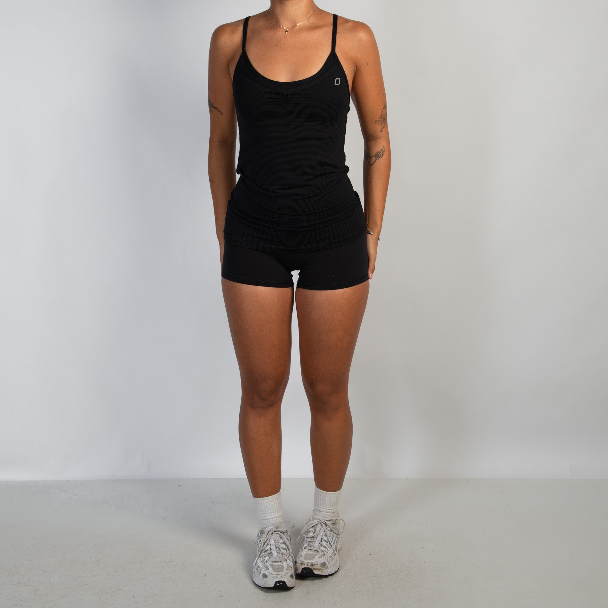 BLACK ACTIVE TANK TOP