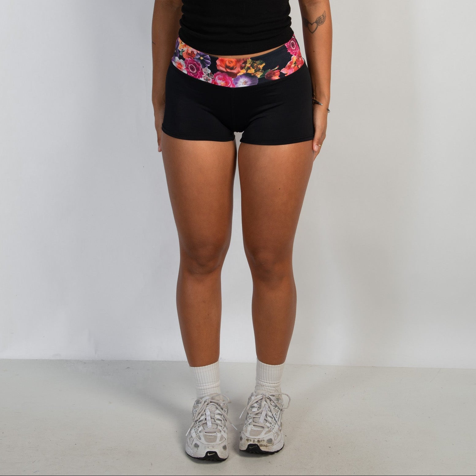 FLORAL WAIST MINI SHORTS