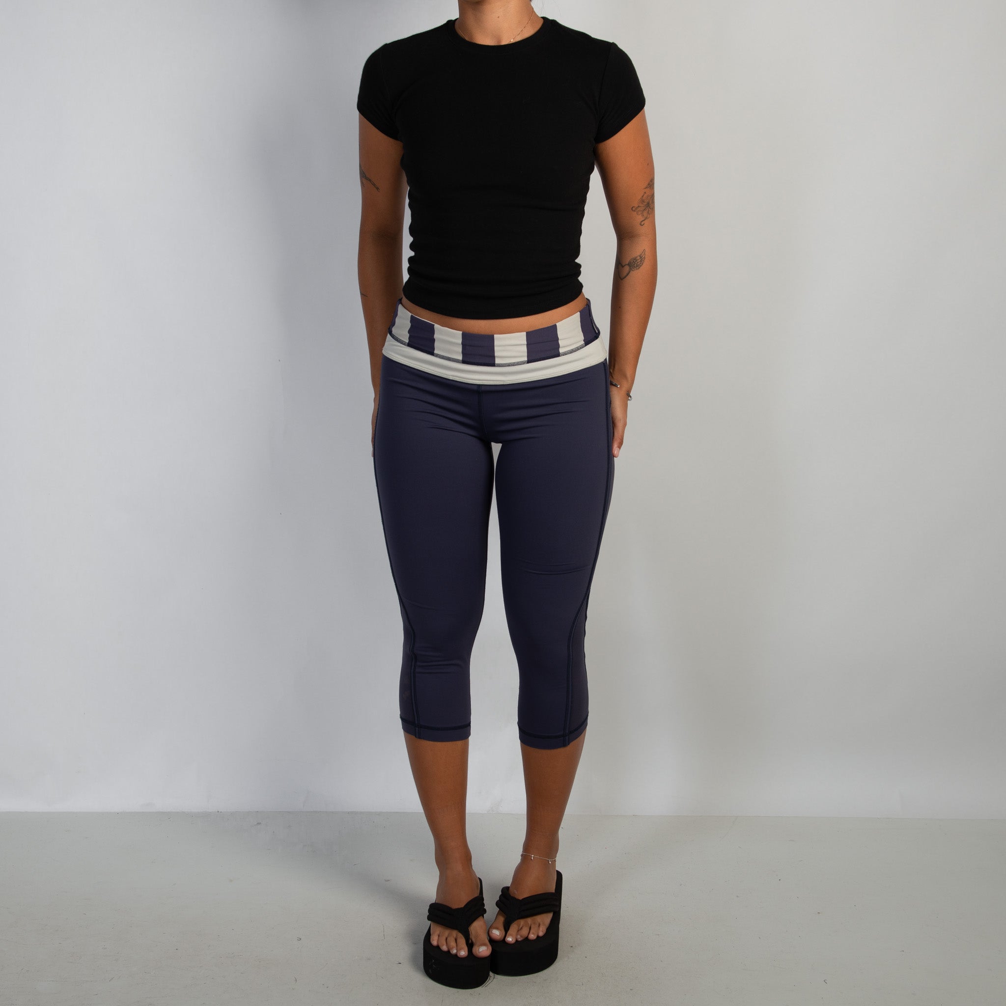 NAVY 3/4 TIGHTS