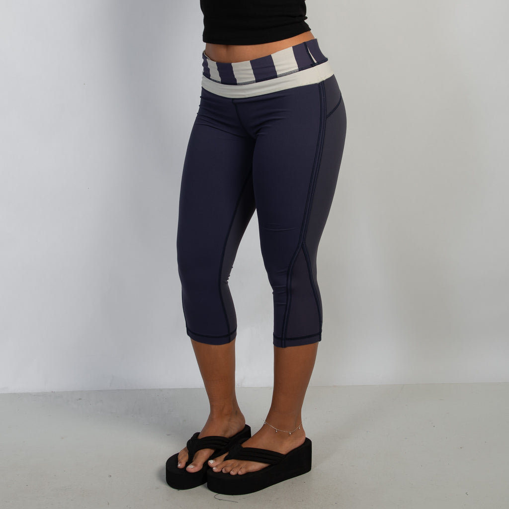 NAVY 3/4 TIGHTS