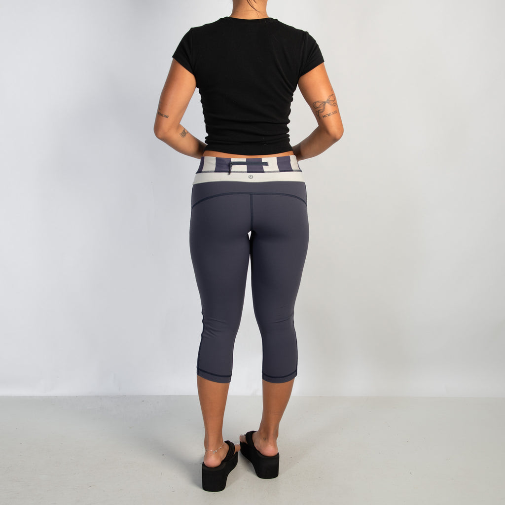 NAVY 3/4 TIGHTS