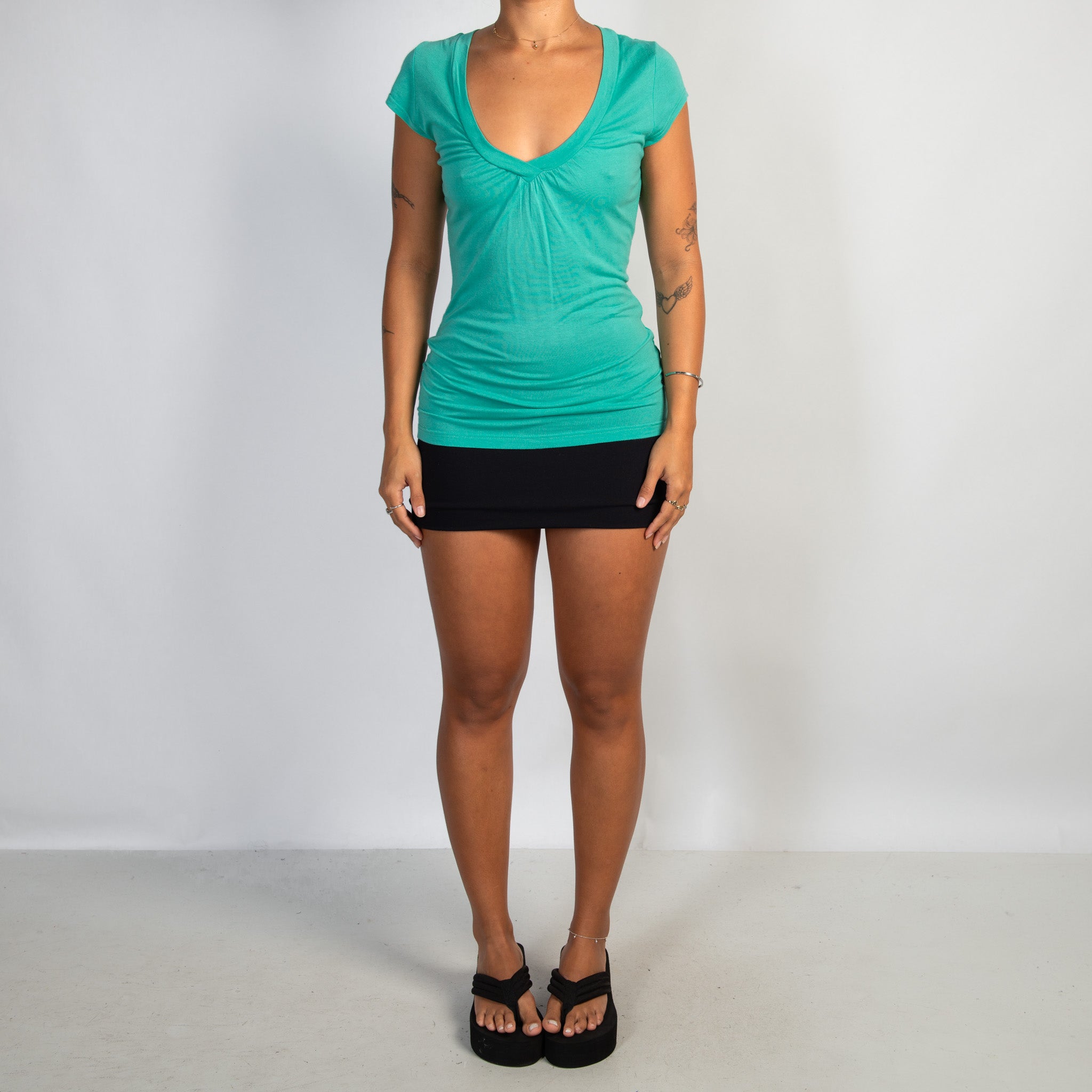 TEAL V NECK TEE