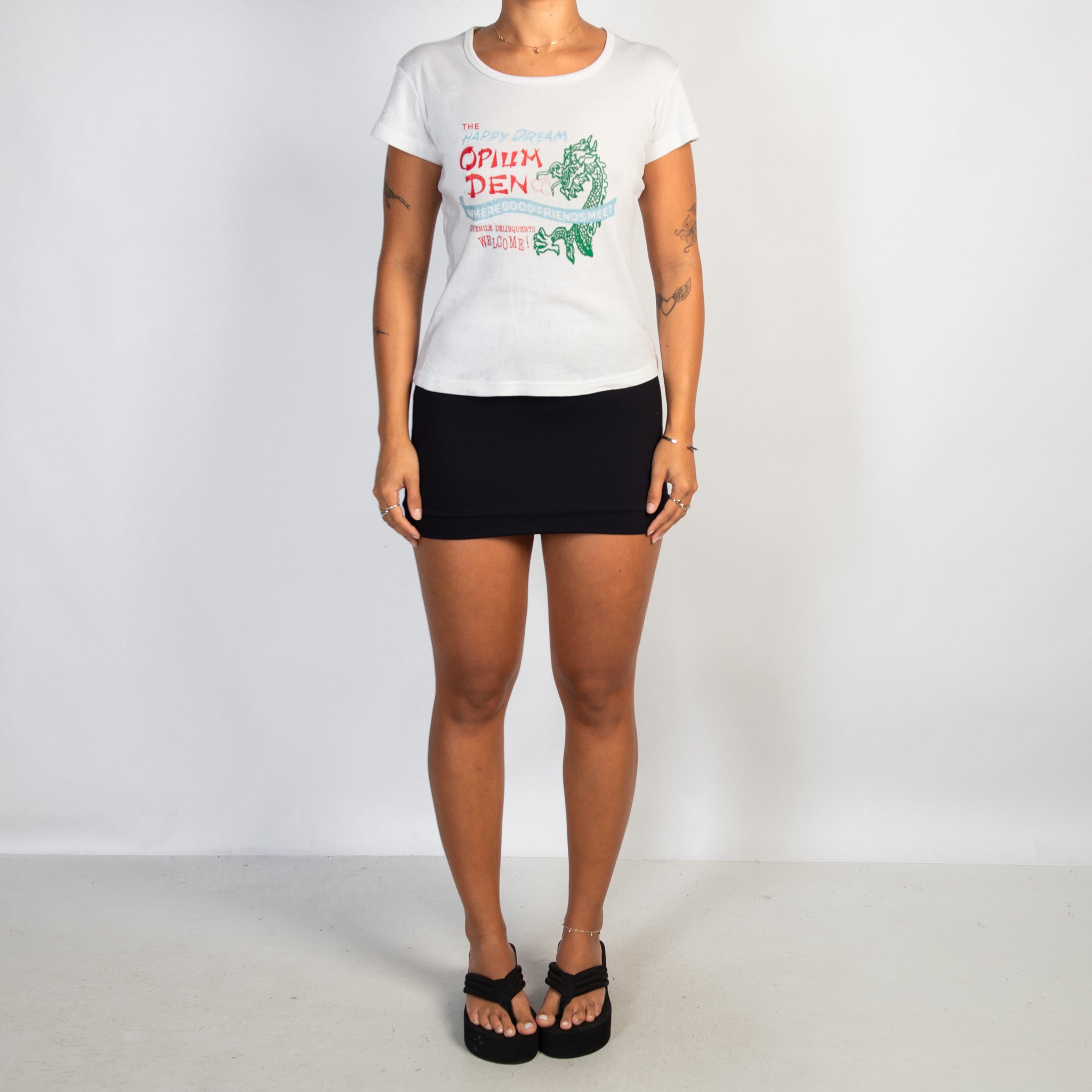 WHITE GRAPHIC BABY TEE