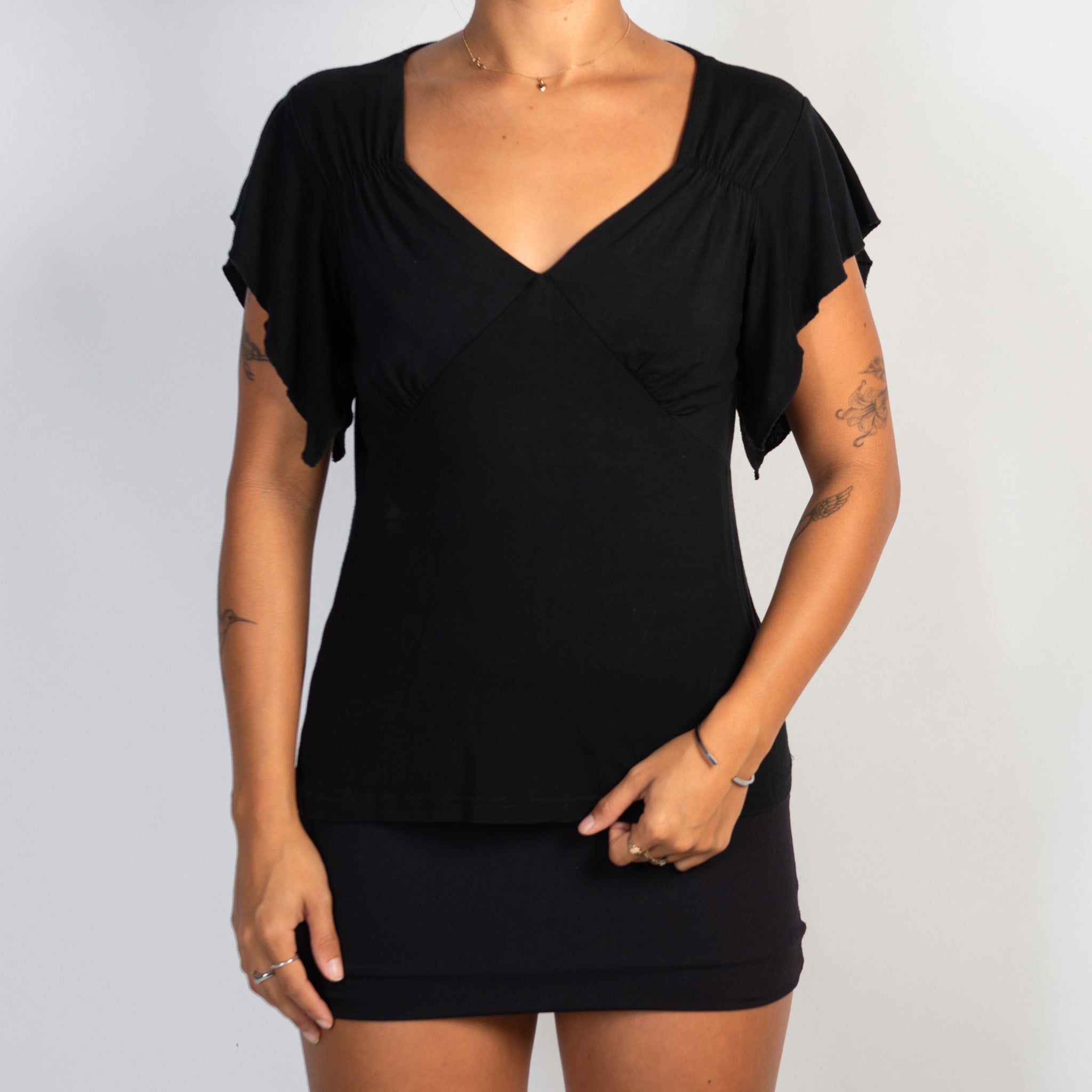 BLACK STRETCH TOP