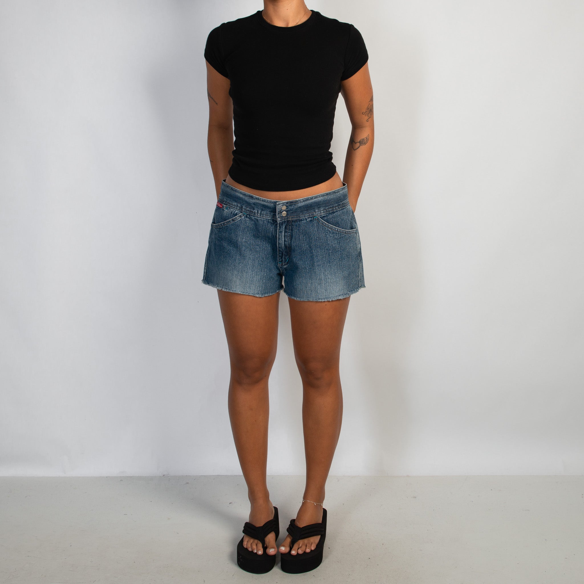 DENIM CUT OFF SHORTS