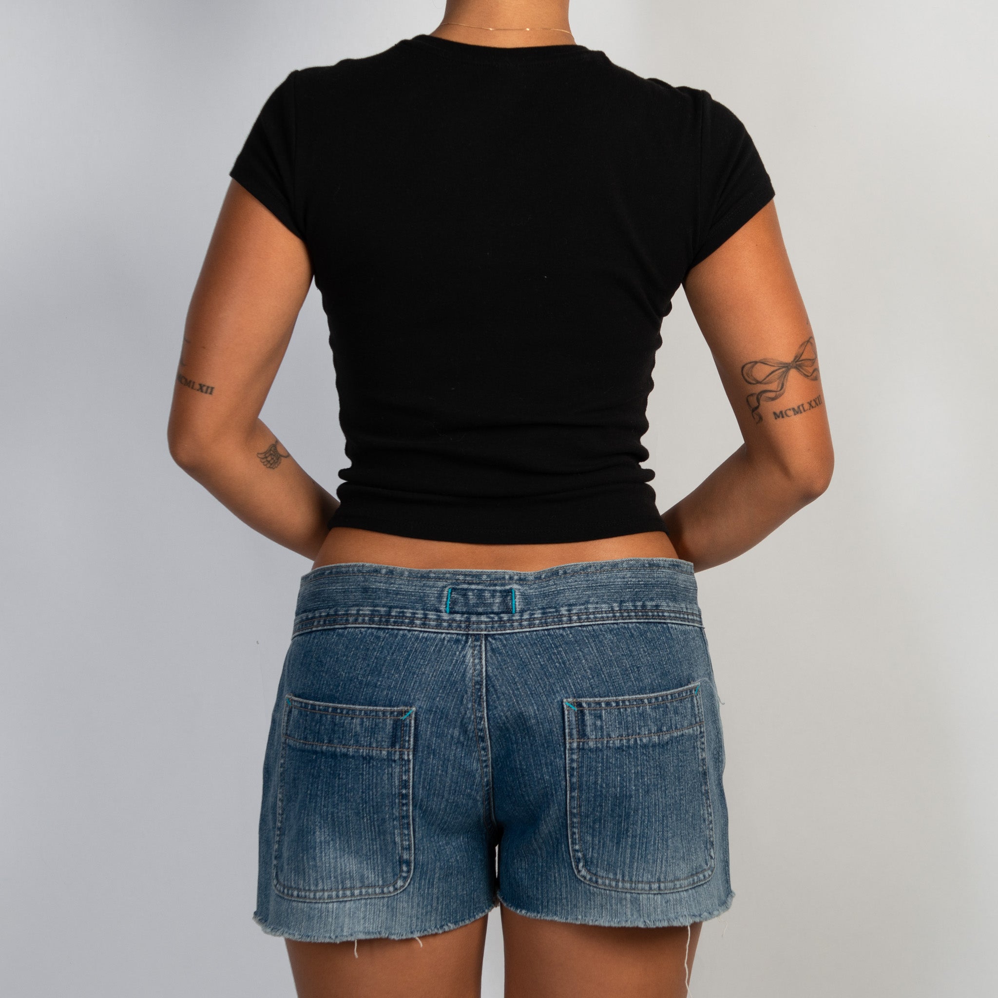 DENIM CUT OFF SHORTS