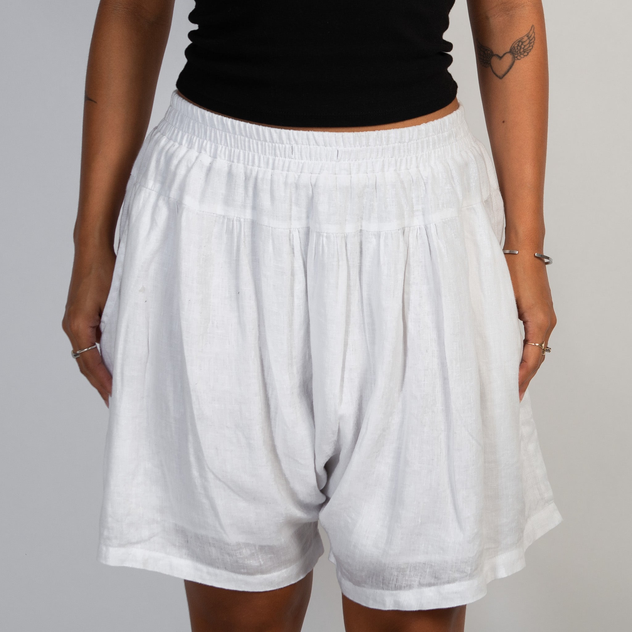 WHITE LINEN SHORTS