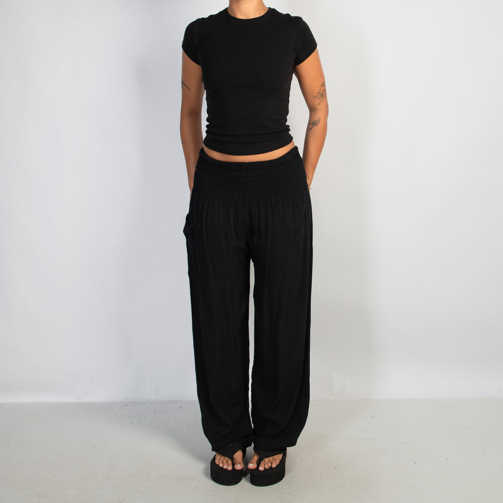 BLACK LOOSE FIT PANTS