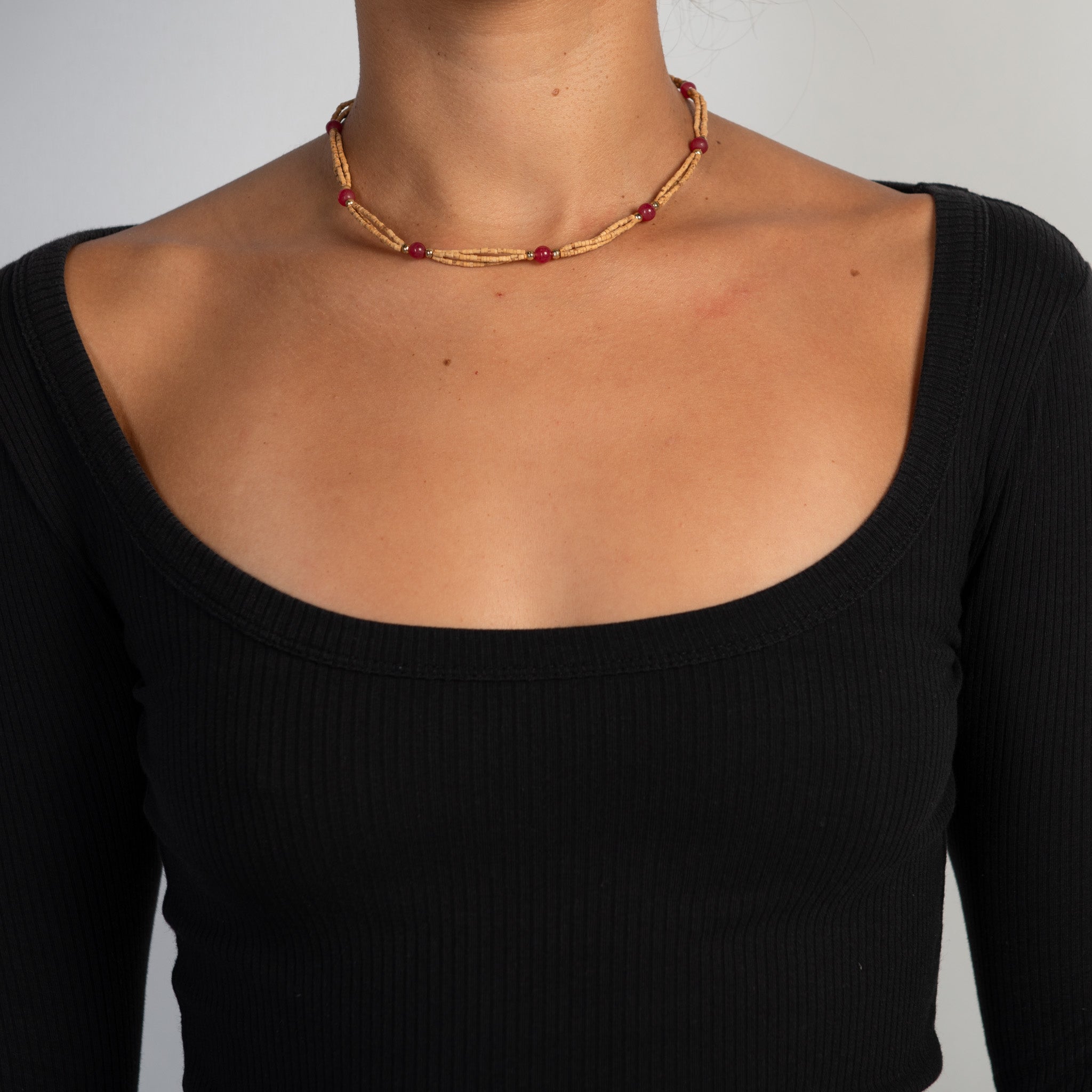 WOODEN BEAD CHOKER