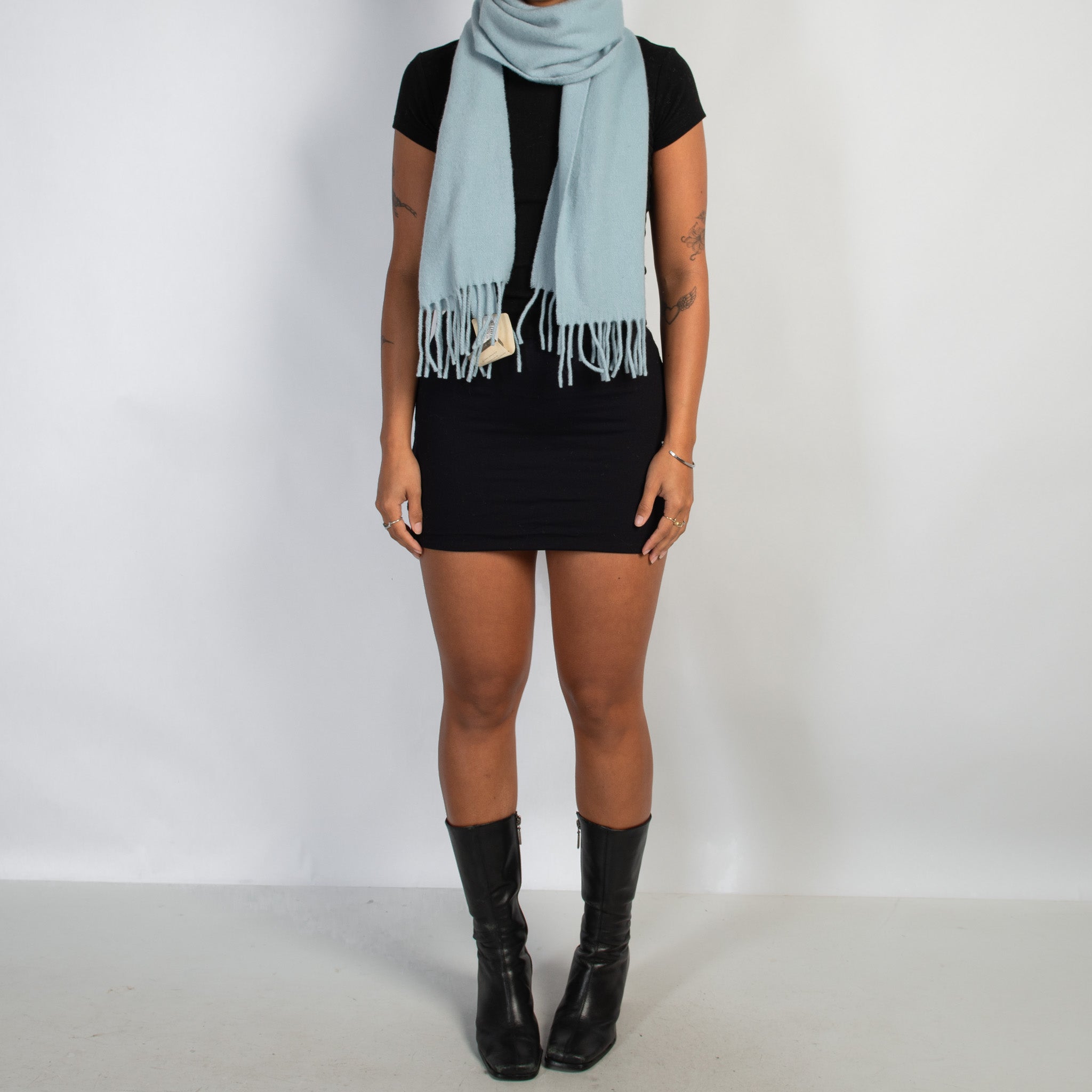 BLUE WOOL SCARF