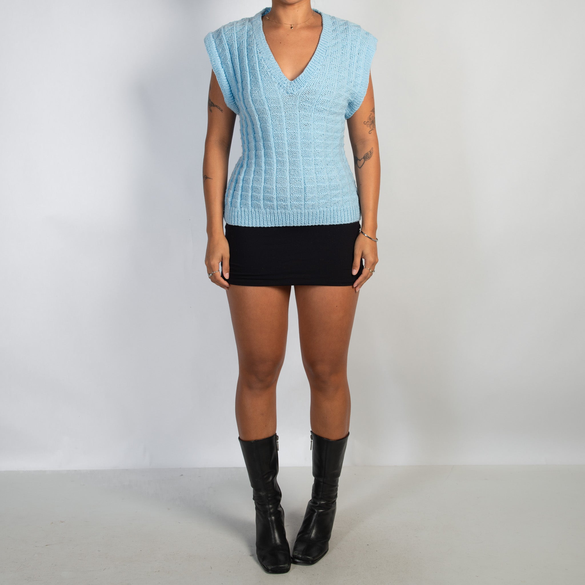 BLUE KNIT VEST
