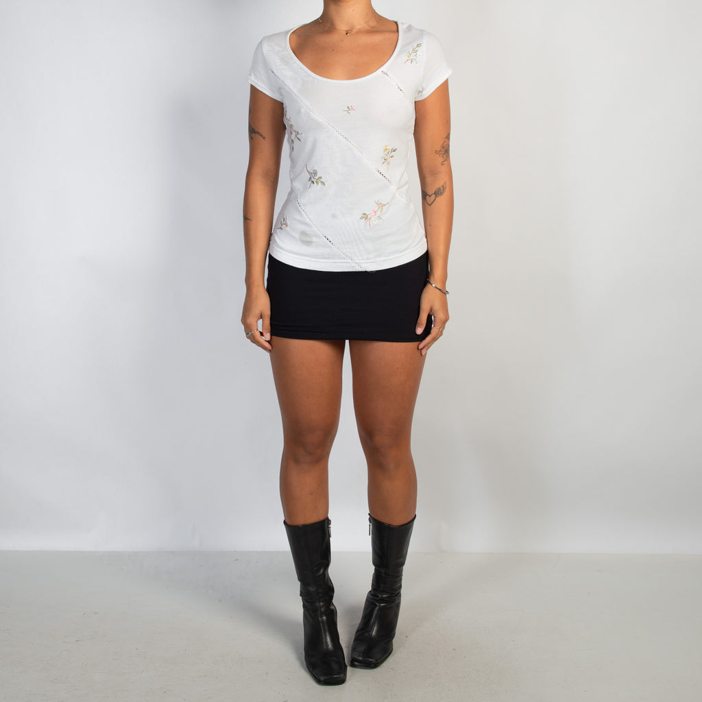WHITE FLORAL TOP