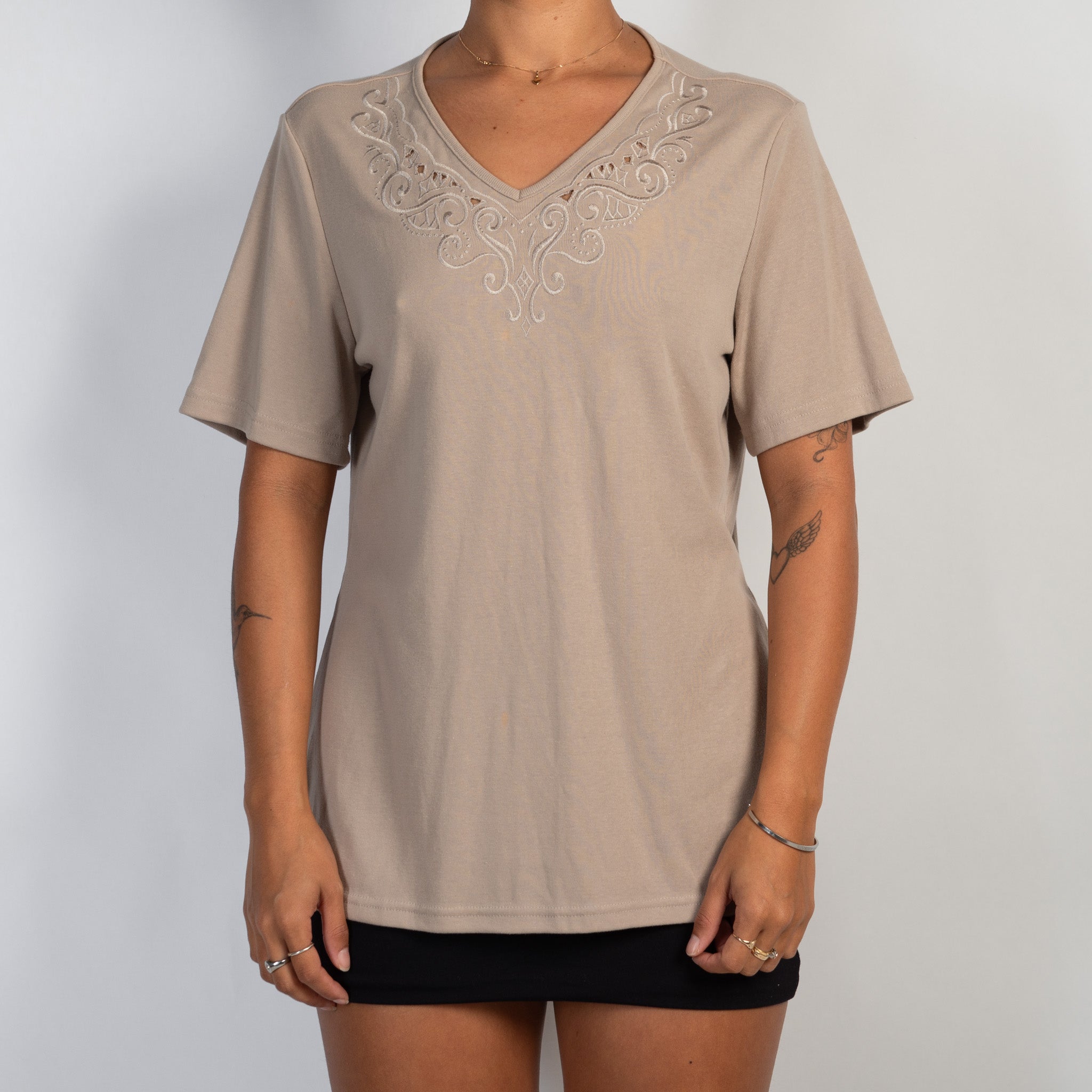 BEIGE V NECK TEE