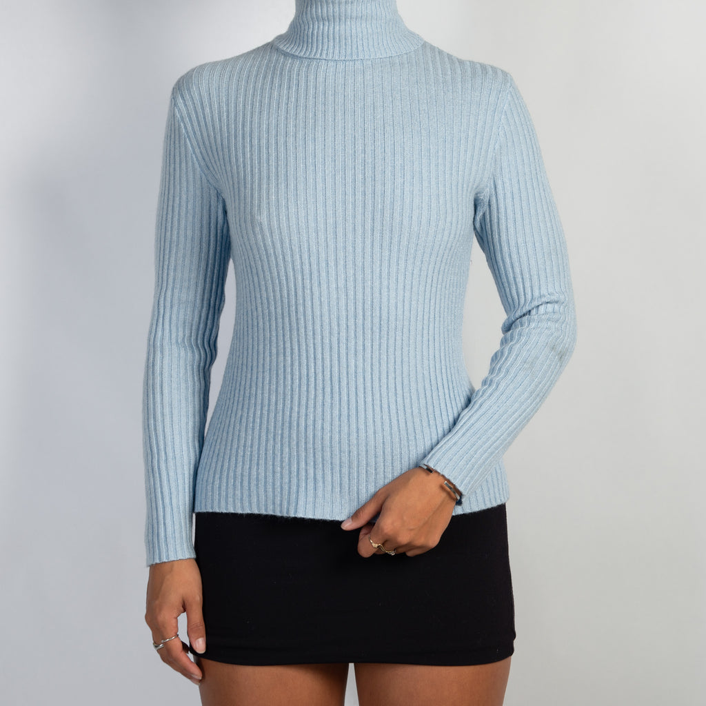 BLUE TURTLENECK TOP