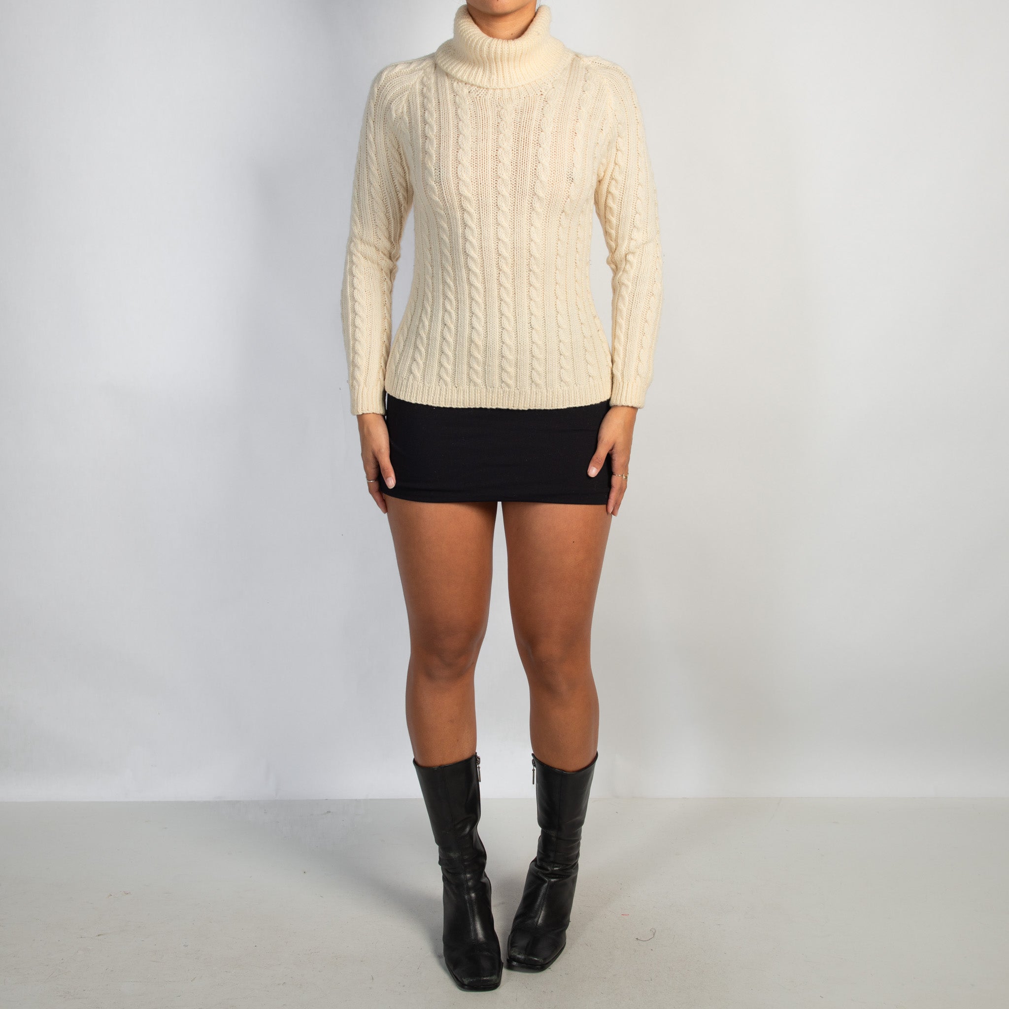 CREAM CABLE KNIT SWEATER