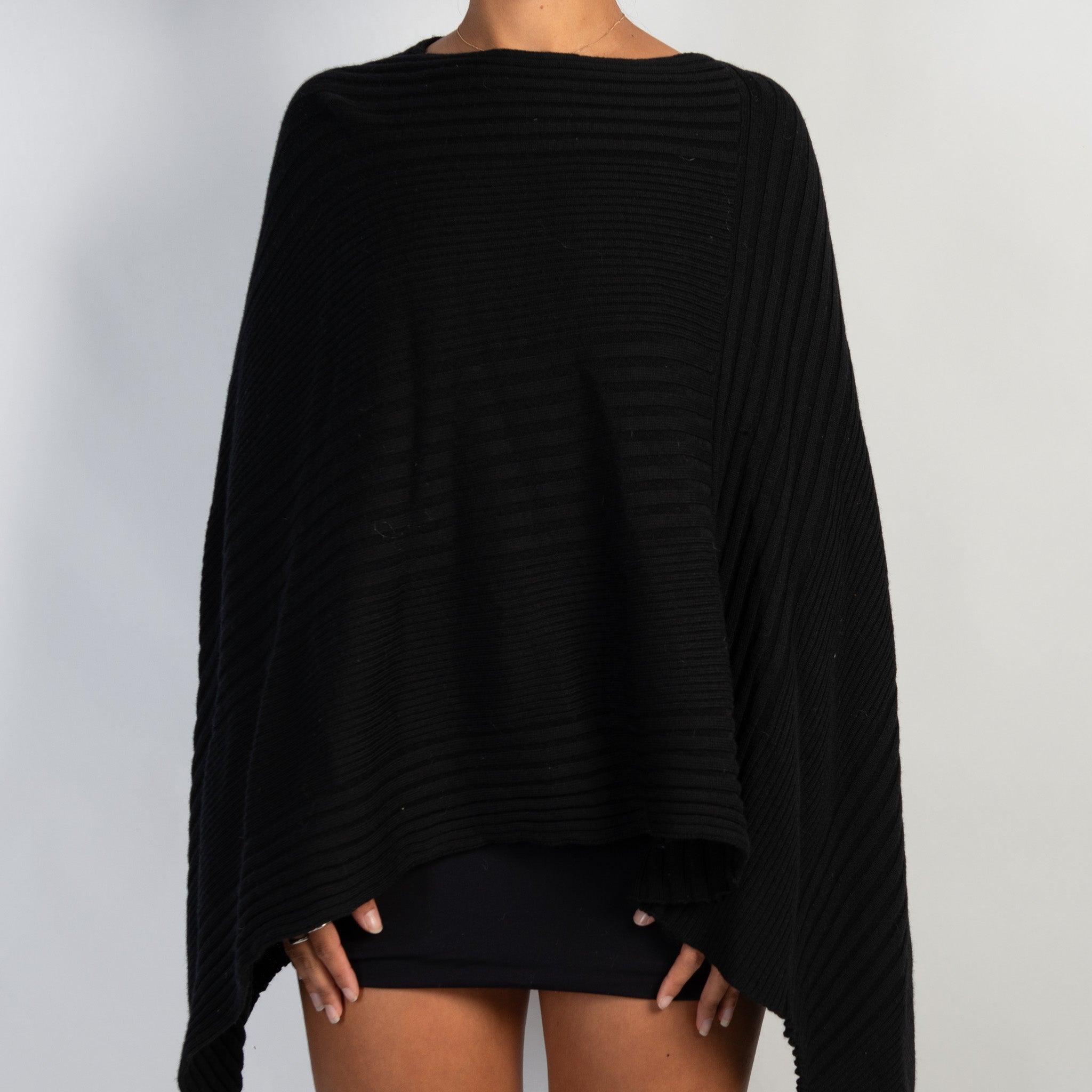 BLACK WOOL KNIT PONCHO
