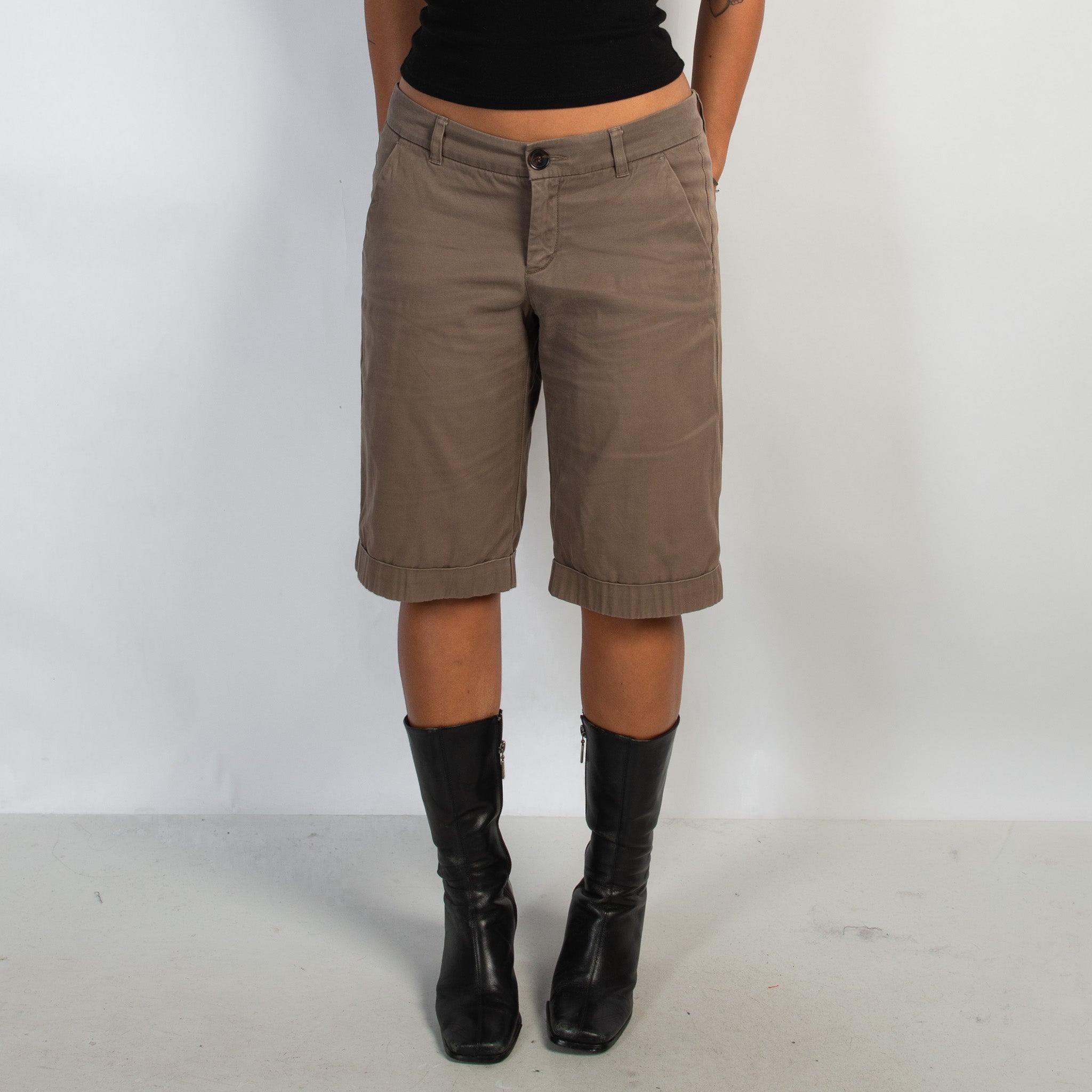 BROWN KNEE LENGTH SHORTS
