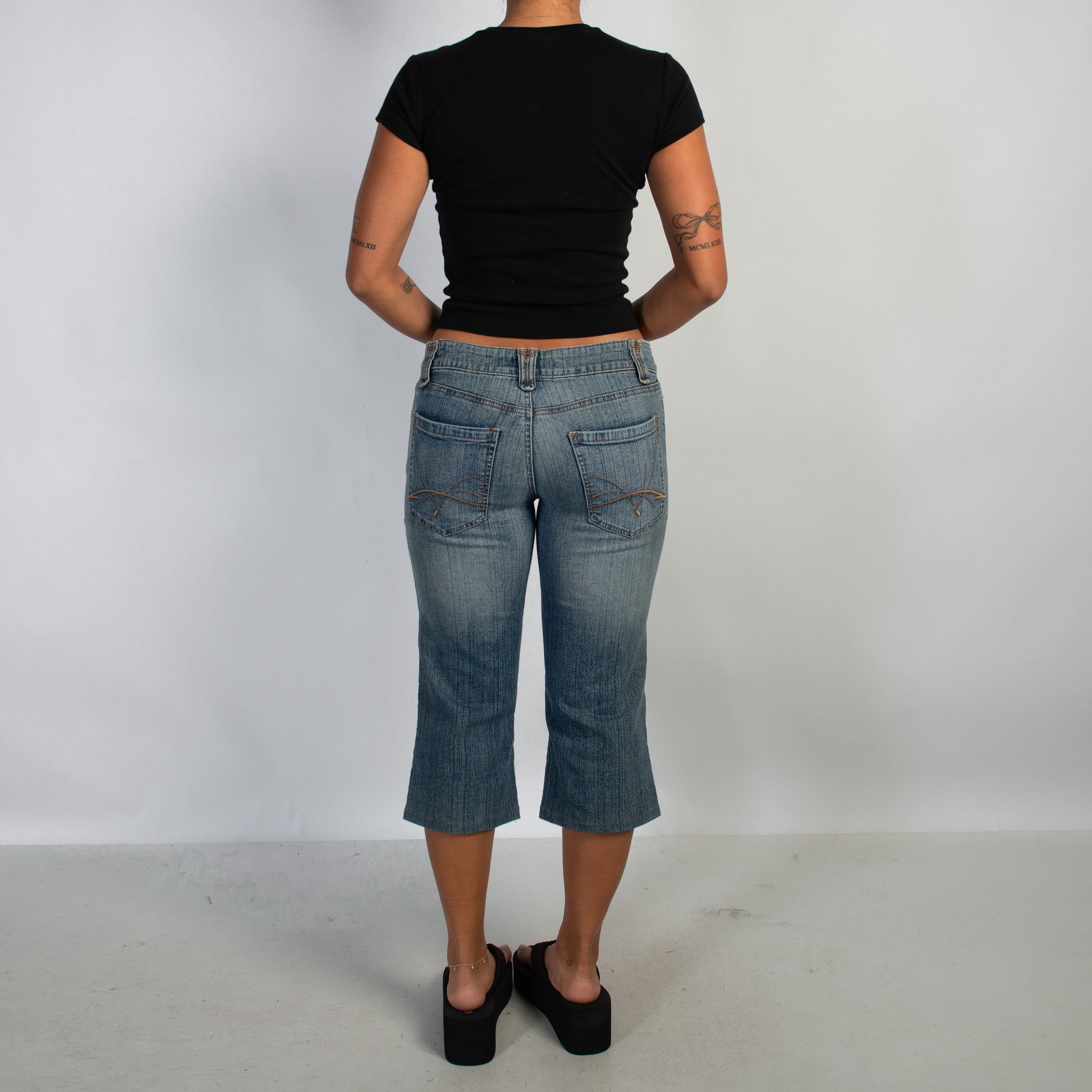 DENIM CAPRI JEANS