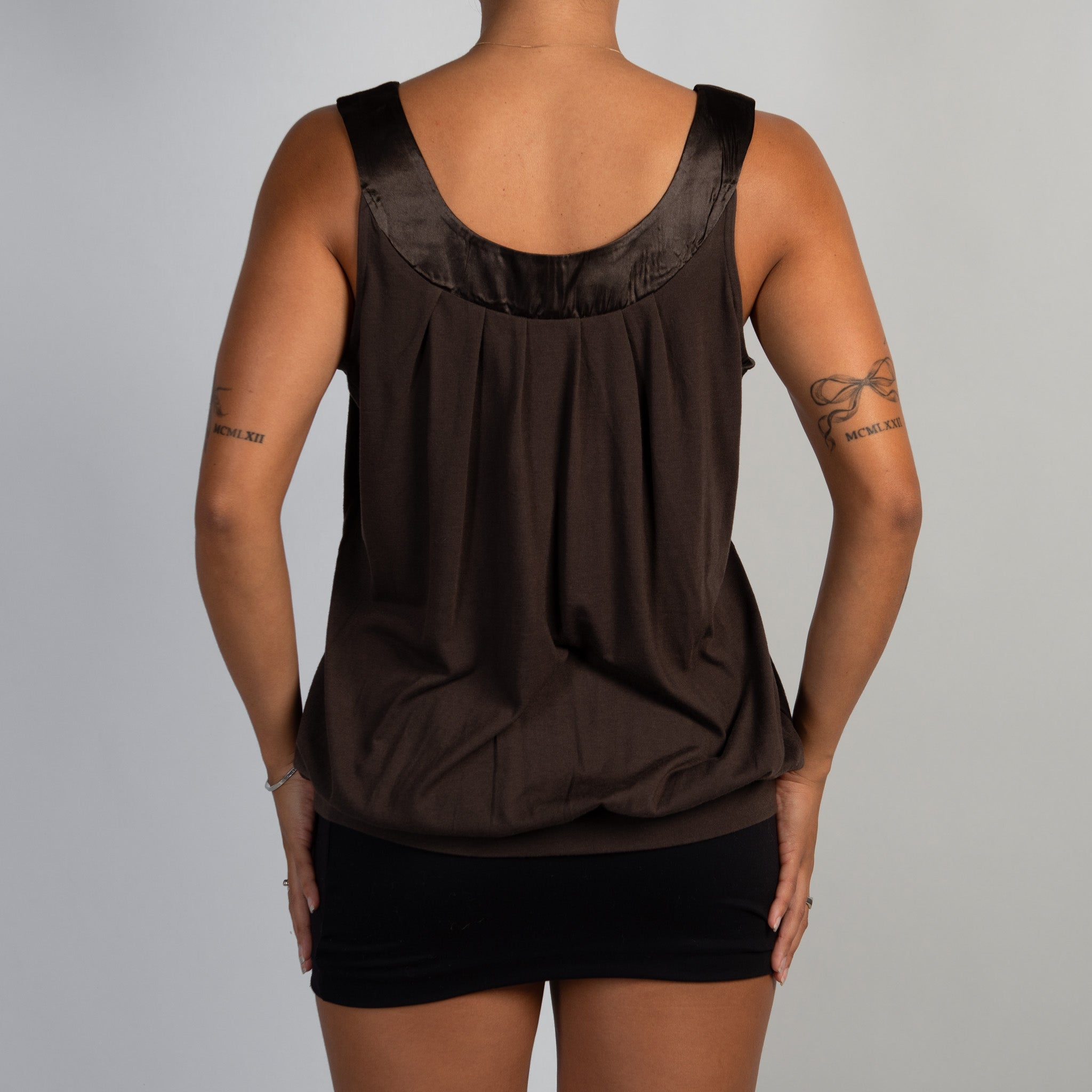 BROWN SCOOP TANK TOP