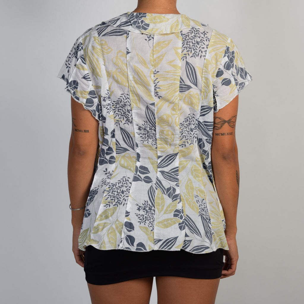 RUFFLE FLORAL BLOUSE