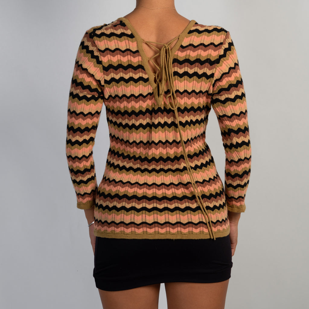 CHEVRON KNIT BUTTON TOP