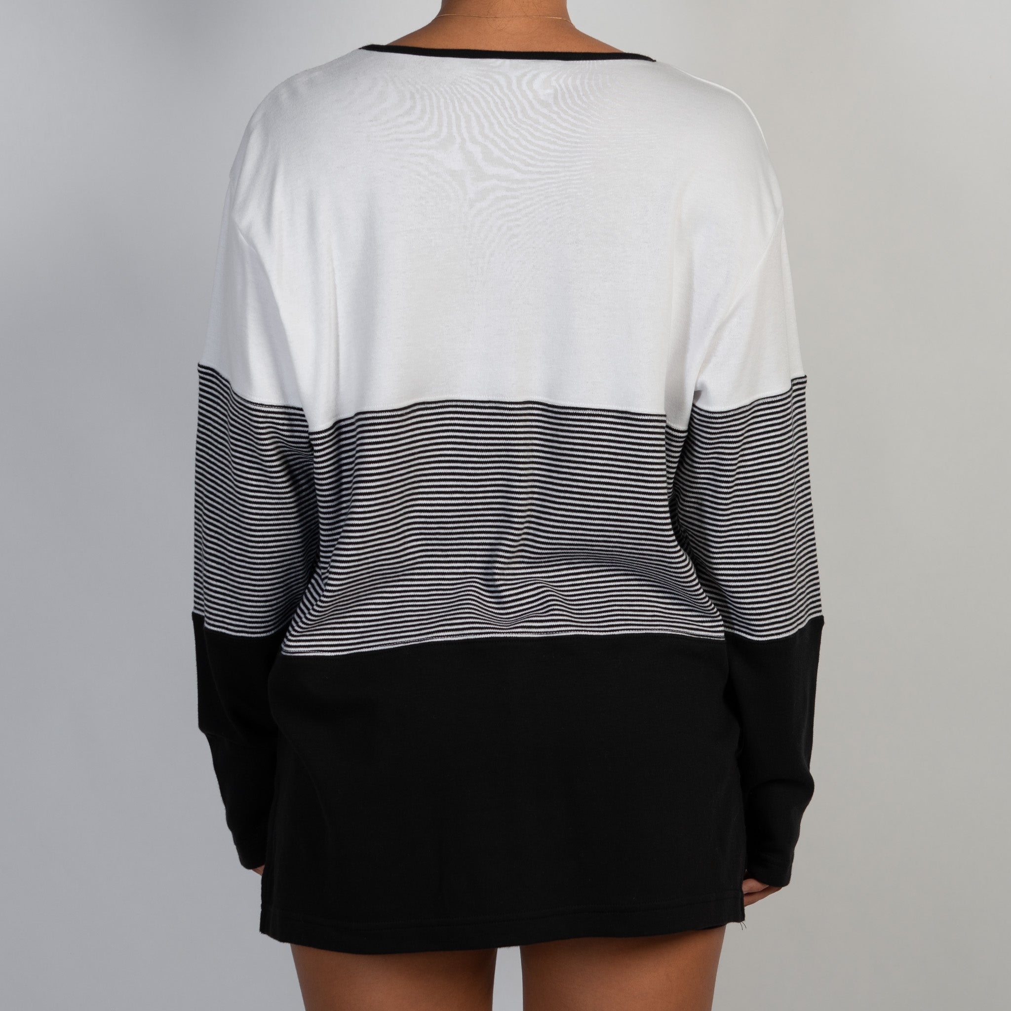 B&W STRIPE LONG SLEEVE TOP