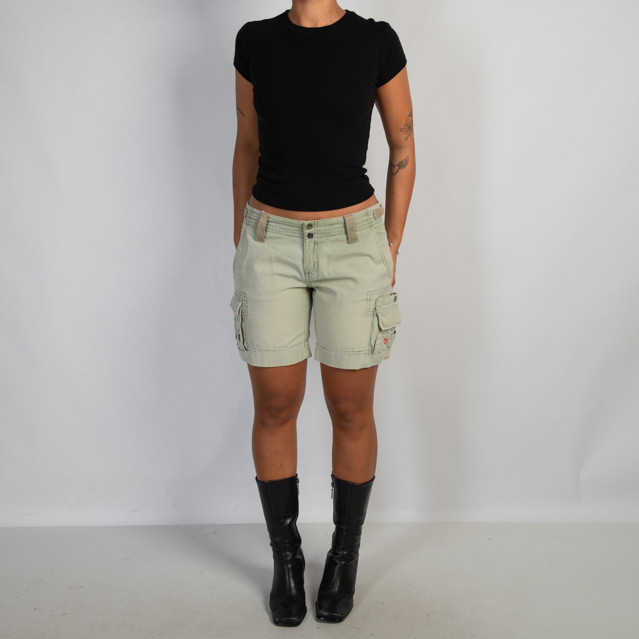 PALE KHAKI CARGO SHORTS