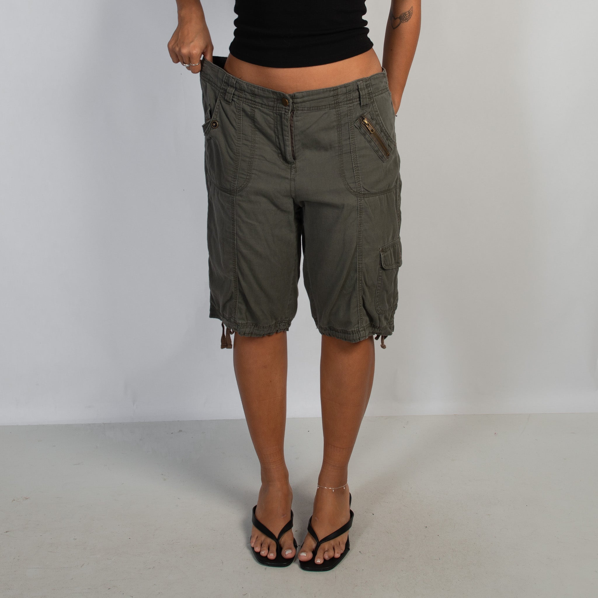 KHAKI CARGO LONGLINE SHORTS