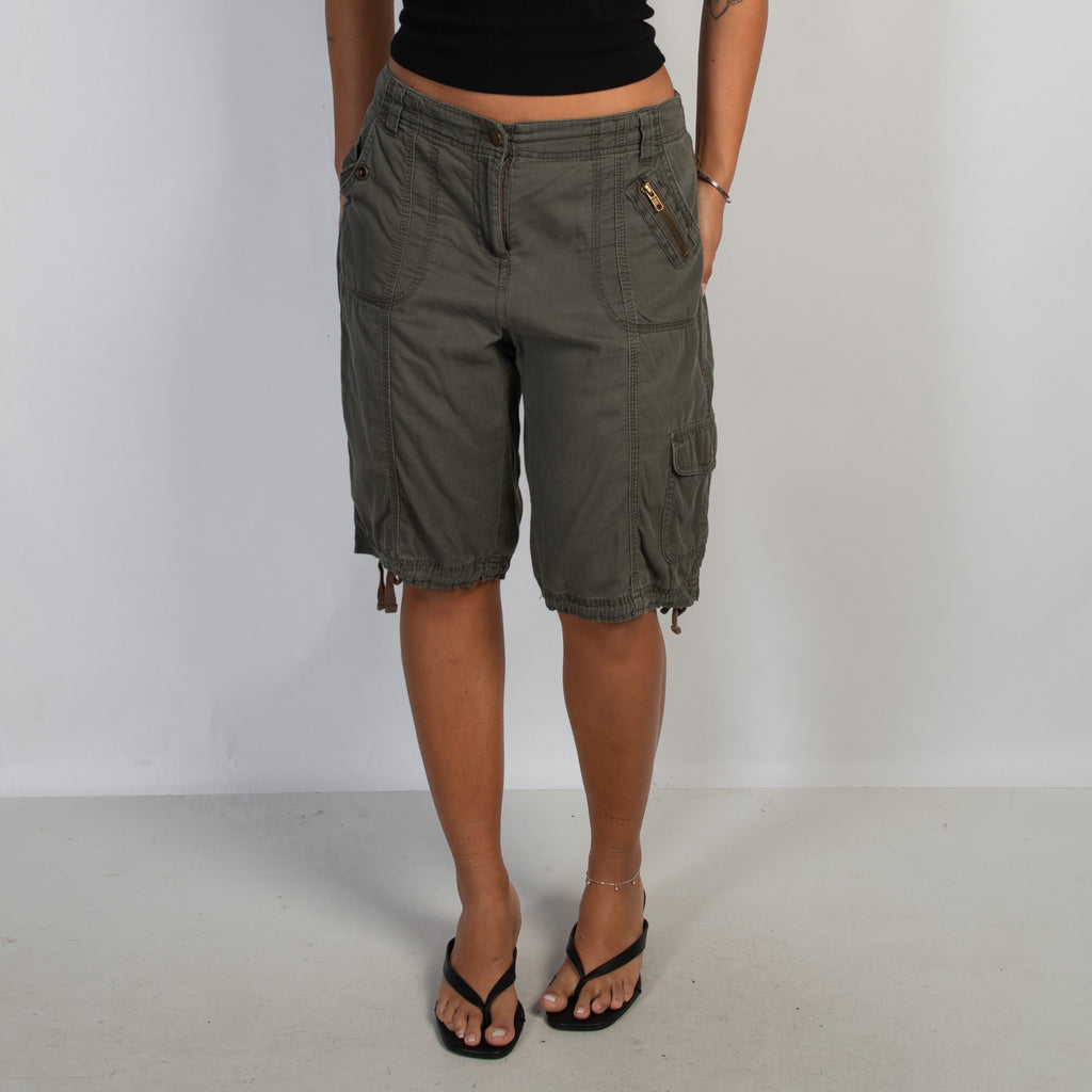 KHAKI CARGO LONGLINE SHORTS